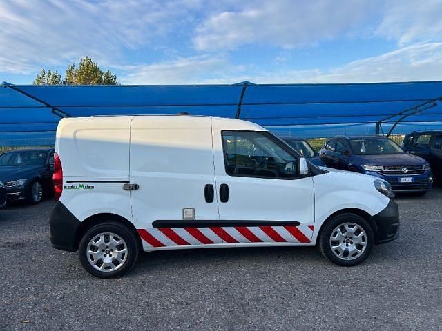 Usata Fiat Doblò Lounge 120 CV (88 kW) 2019 Beige Monovolume