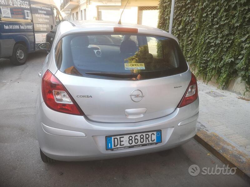 Usato 2007 Opel Corsa Benzin (3.000 €)