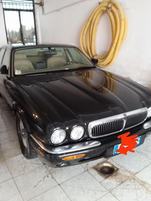 Usata Jaguar XJ8 1999 Nero Berlina