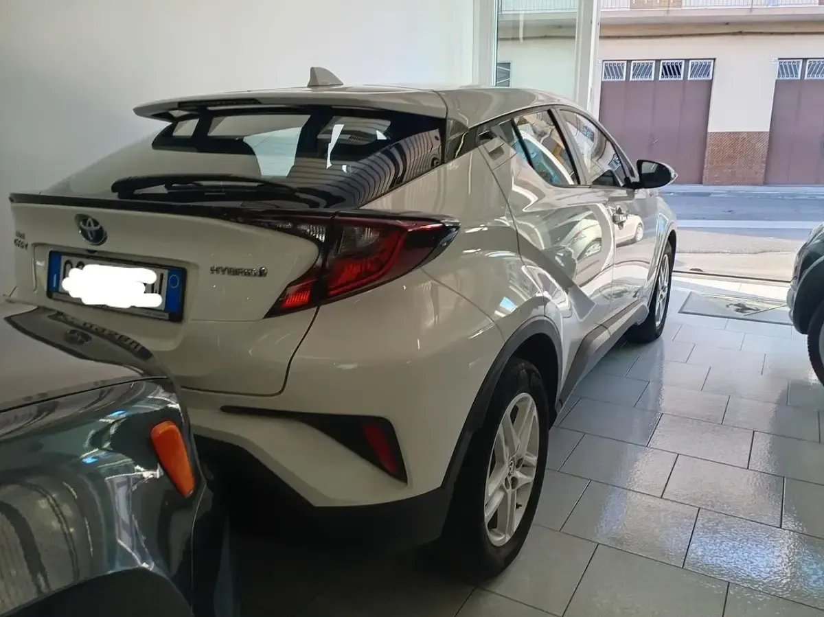Usata Toyota C-HR Lounge 97 CV (71 kW) 2020 Bianco SUV