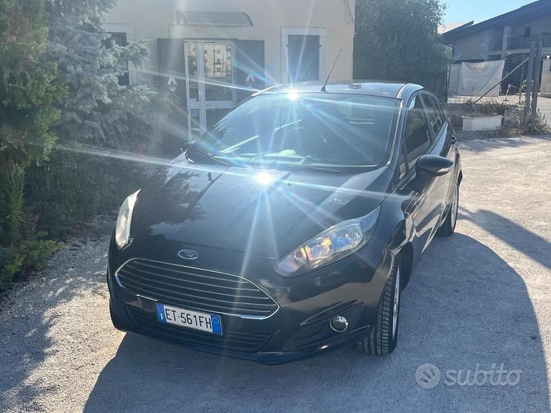 Usata Ford Fiesta Titanium 75 CV (55 kW) 2013 Nero Utilitaria