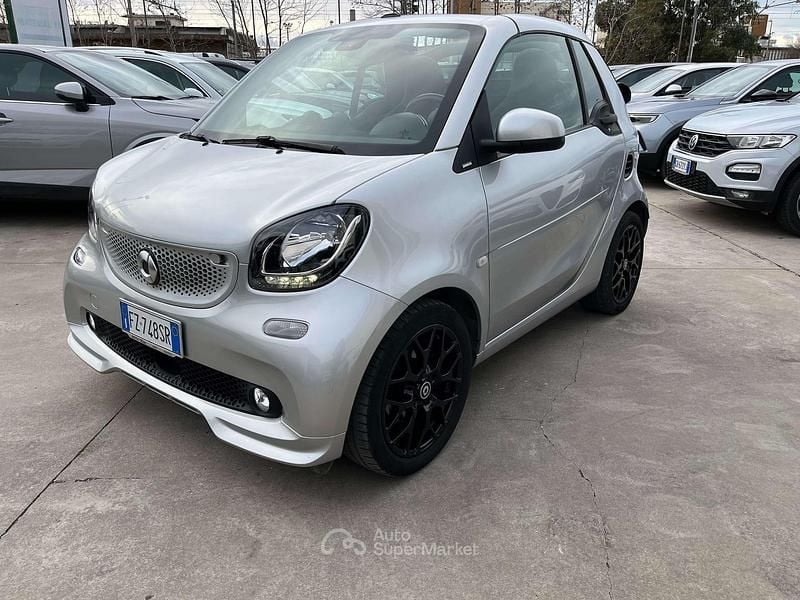 Usata Smart ForTwo Cabrio Superpassion 71 CV (52 kW) 2019 Argento Cabrio