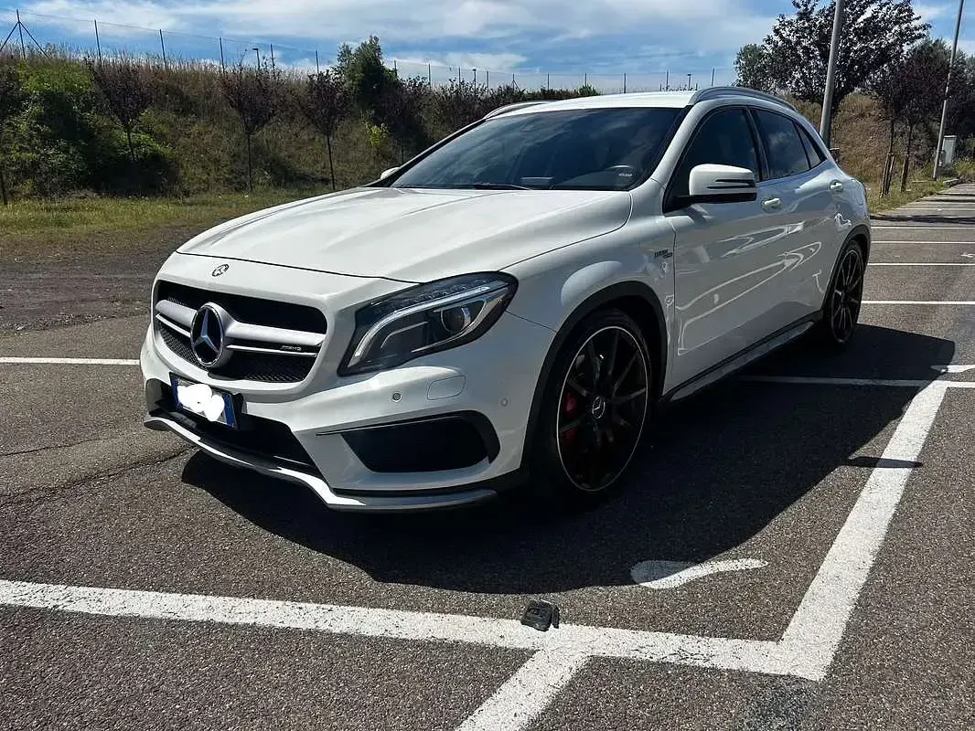 Usata Mercedes GLA45 AMG AMG 381 CV (280 kW) 2015 Bianco SUV