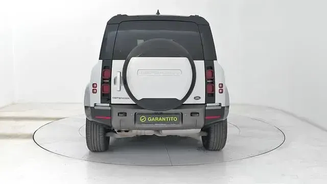 Usata Land Rover Defender SE Dynamic 248 CV (182 kW) 2023 Grigio SUV