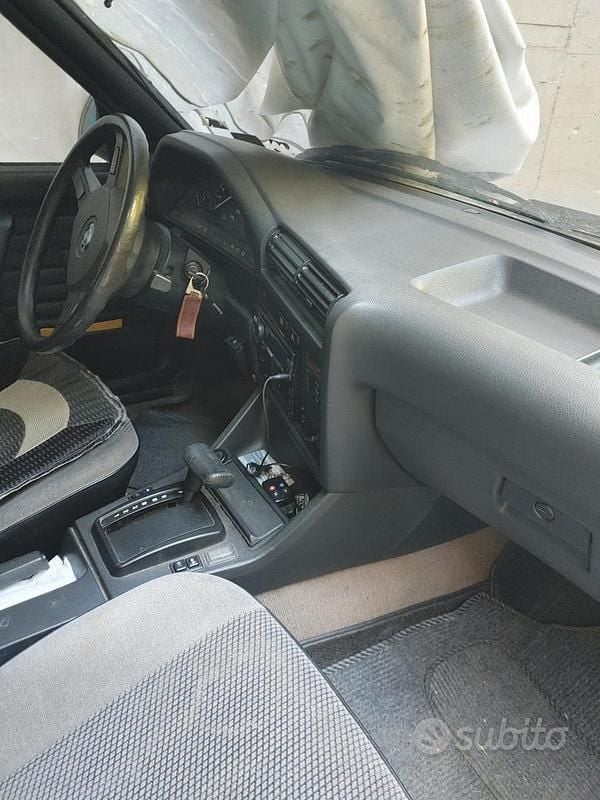 Usata BMW 316 90 CV (66 kW) 1988 Grigio Berlina