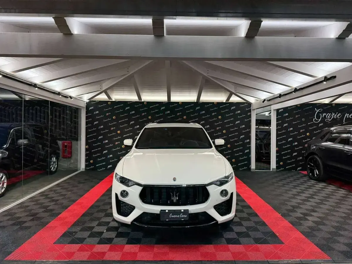 Usata Maserati Levante 275 CV (202 kW) 2019 Bianco SUV