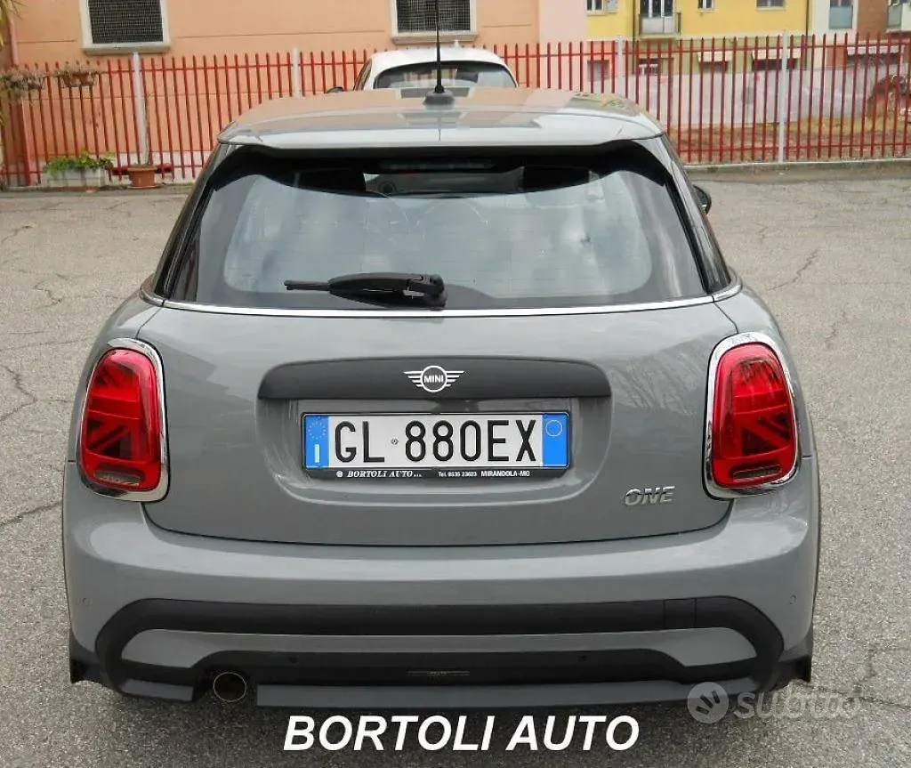 Usata Mini Cooper Classic 102 CV (75 kW) 2022 Grigio Utilitaria