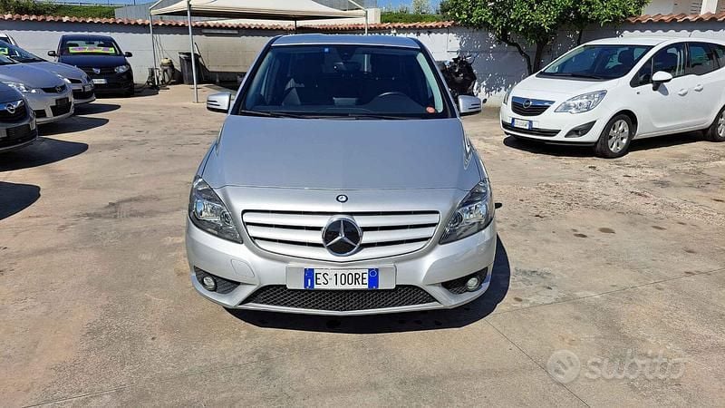 Usata Mercedes B180 Executive 110 CV (80 kW) 2013 Grigio Monovolume