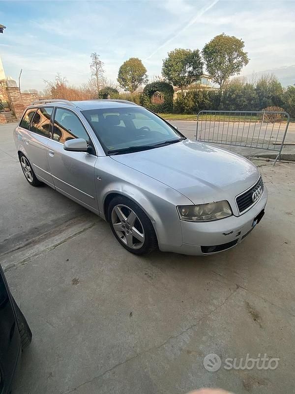 Usata Audi A4 130 CV (95 kW) 2004 Grigio Station wagon