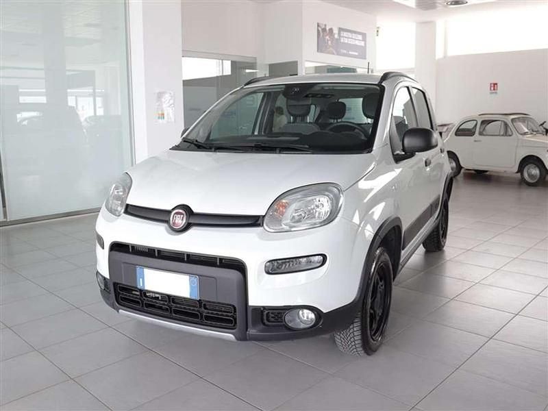 Usata Fiat Panda 4x4 Wild 86 CV (63 kW) 2022 Bianco Utilitaria