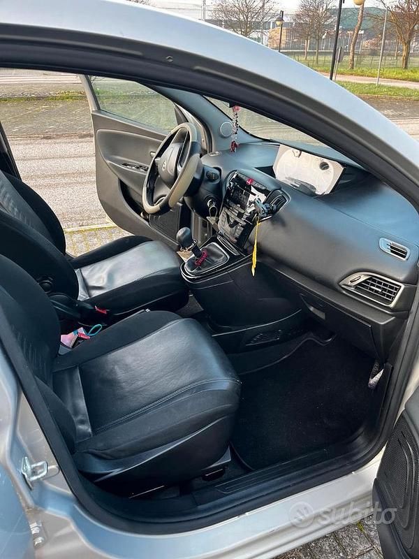 Usata Lancia Ypsilon Gold 77 CV (56 kW) 2007 Utilitaria