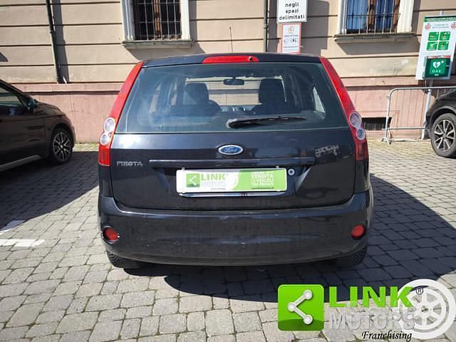 Usata Ford Fiesta Ghia 75 CV (55 kW) 2007 Nero Utilitaria