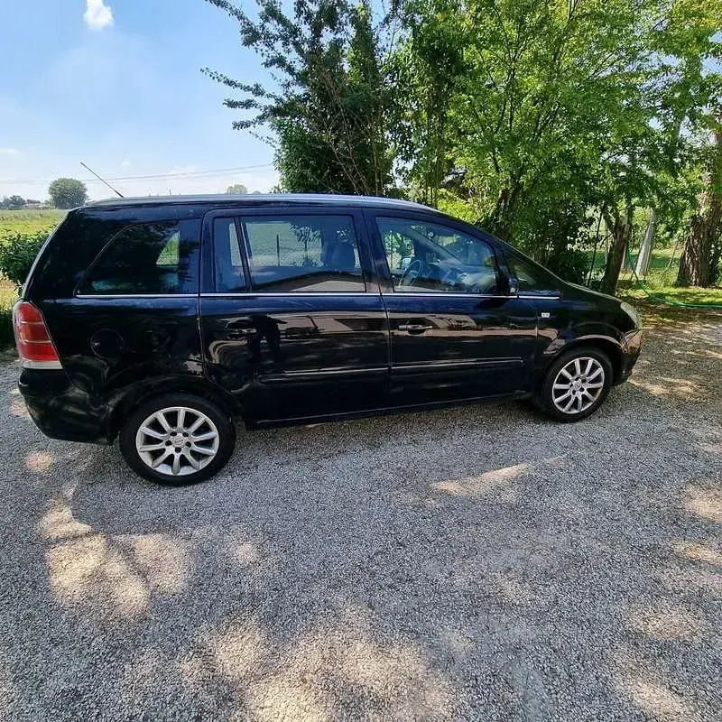 Usata Opel Zafira Comfort 97 CV (71 kW) 2008 Monovolume