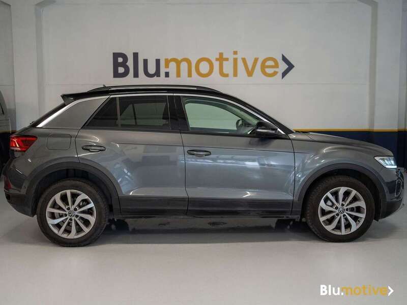 Usata VW T-Roc R-line 110 CV (80 kW) 2024 Grigio SUV