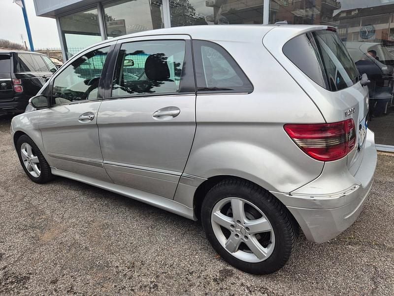 Usata Mercedes B200 Chrome 140 CV (102 kW) 2008 Argento Monovolume