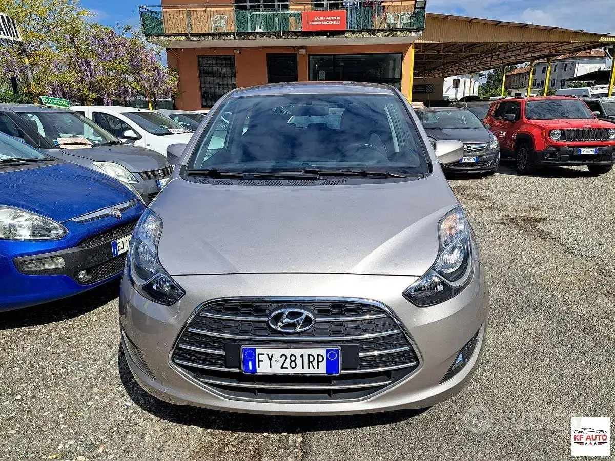 Usata Hyundai ix20 124 CV (91 kW) 2019 Grigio Utilitaria
