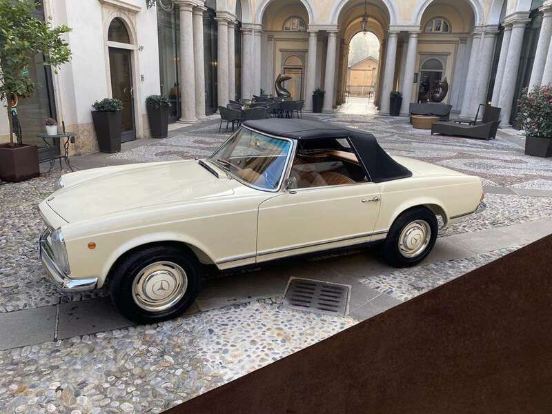 Usata Mercedes 250 200 CV (147 kW) 1967 Beige Cabrio