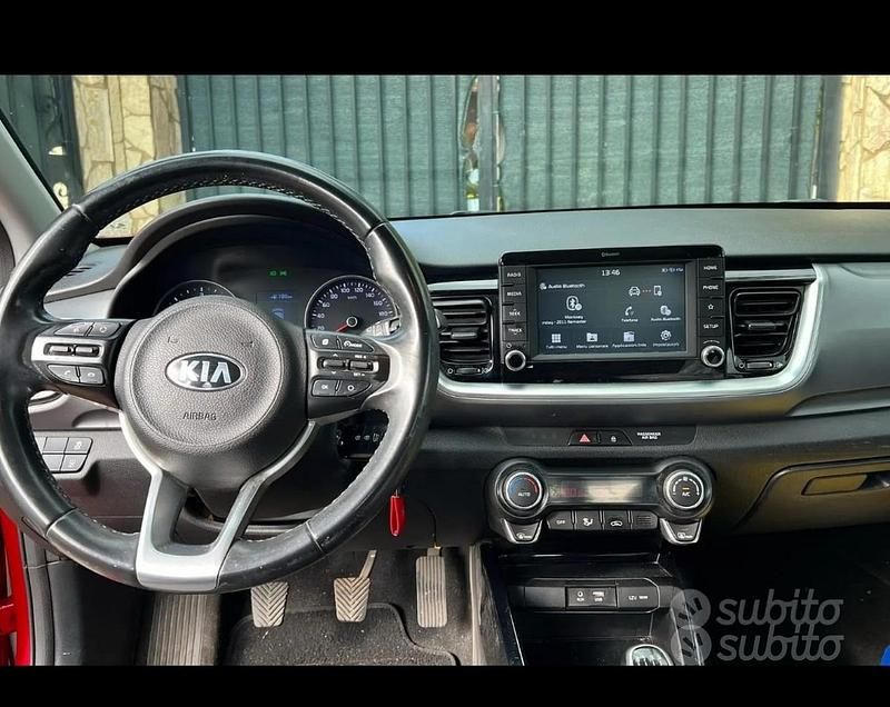 Usata Kia Stonic 110 CV (80 kW) 2018 Rosso SUV