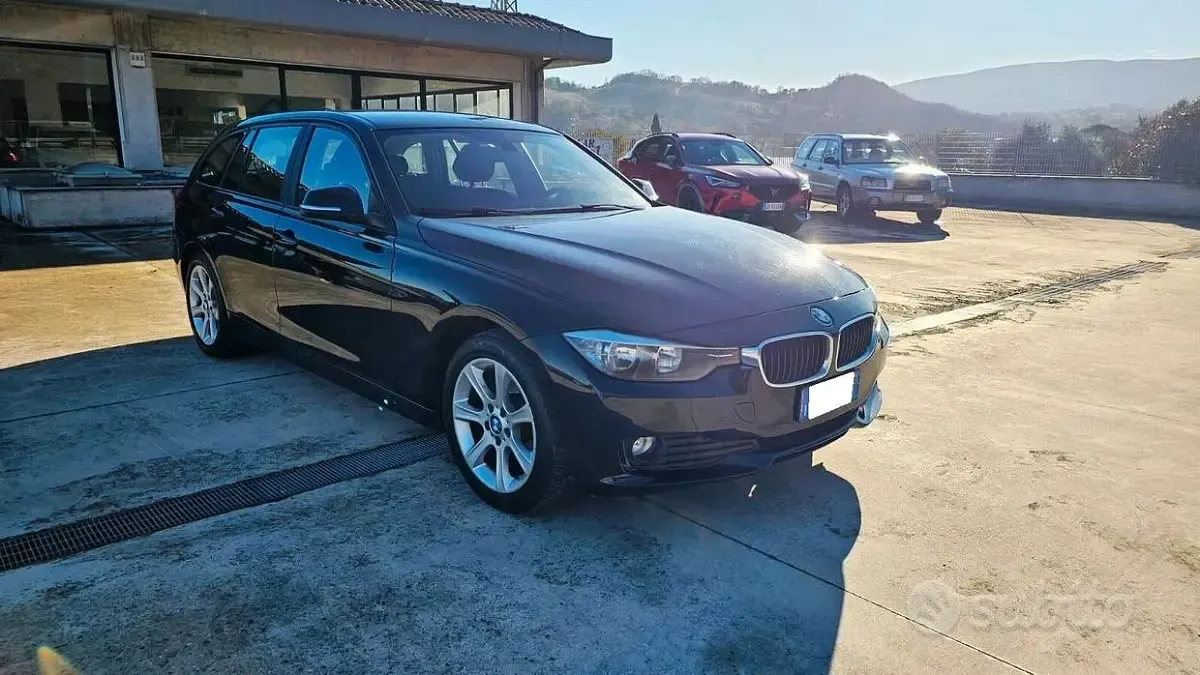 Usata BMW 320 Sport Line 184 CV (135 kW) 2013 Nero Station wagon