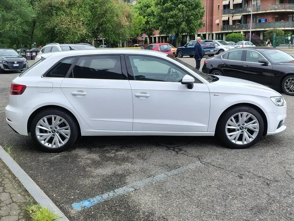 Usata Audi A3 S-Line 131 CV (96 kW) 2019 Bianco Berlina