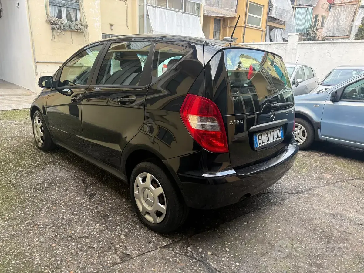 Usata Mercedes A180 Premium 109 CV (80 kW) 2012 Other Berlina