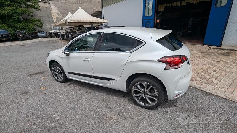Usata Citroën DS4 Business Class 120 CV (88 kW) 2015 Bianco Utilitaria