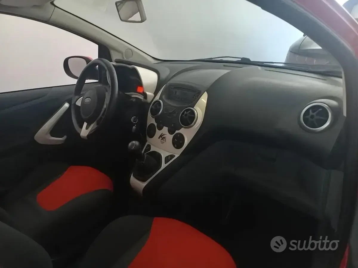 Usata Ford Ka Titanium 69 CV (50 kW) 2009 Arancione Utilitaria