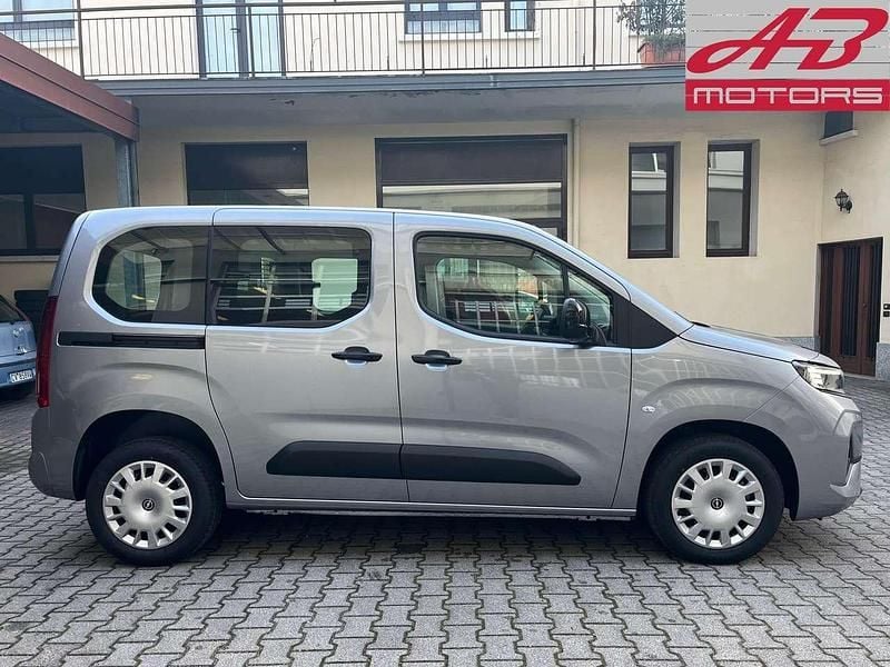 Nuova Opel Combo Life 102 CV (75 kW) 2026 Bianco Monovolume