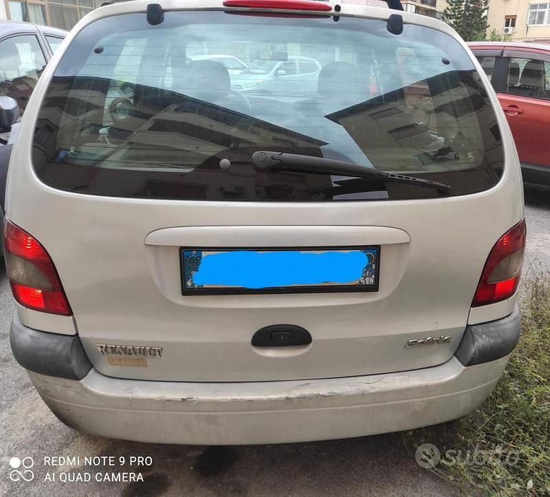 Usata Renault Scénic 2000 Grigio Monovolume