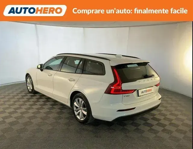 Usata Volvo V60 Momentum 150 CV (110 kW) 2019 Bianco Station wagon