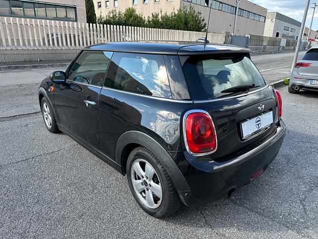 Usata Mini ONE 75 CV (55 kW) 2015 Nero Utilitaria