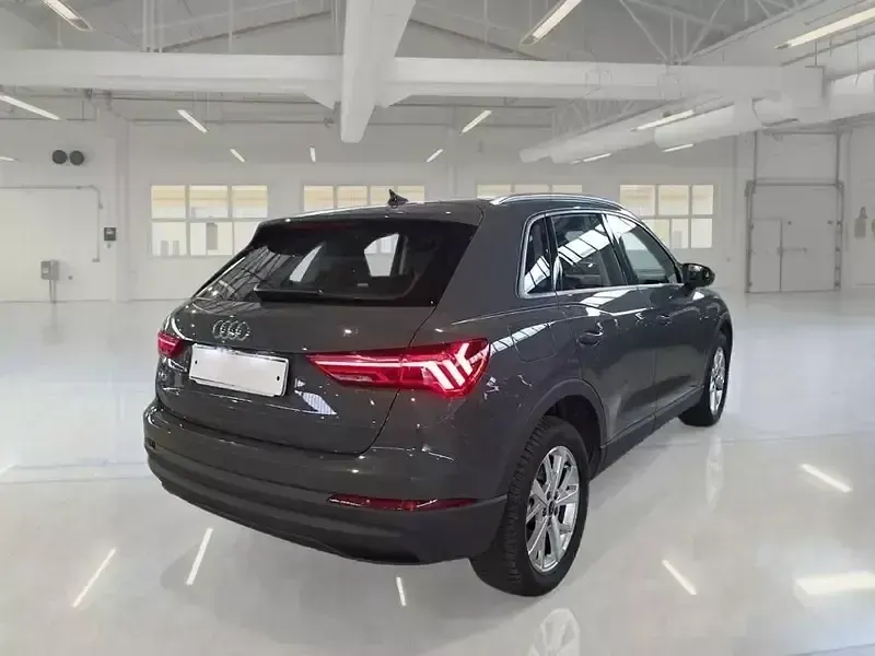 Gebraucht Audi Q3 Business 150 PS (110 kW) 2023 Grau SUV