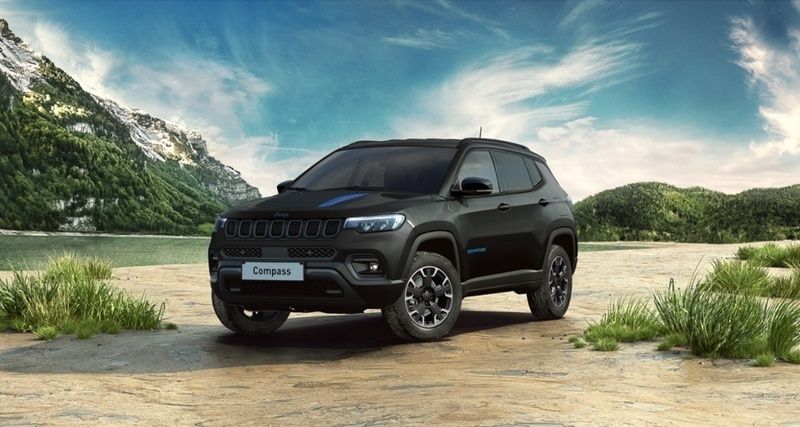 Nero Usata 2024 Jeep Compass Trailhawk SUV | 49.400 € - Immagine 1/4