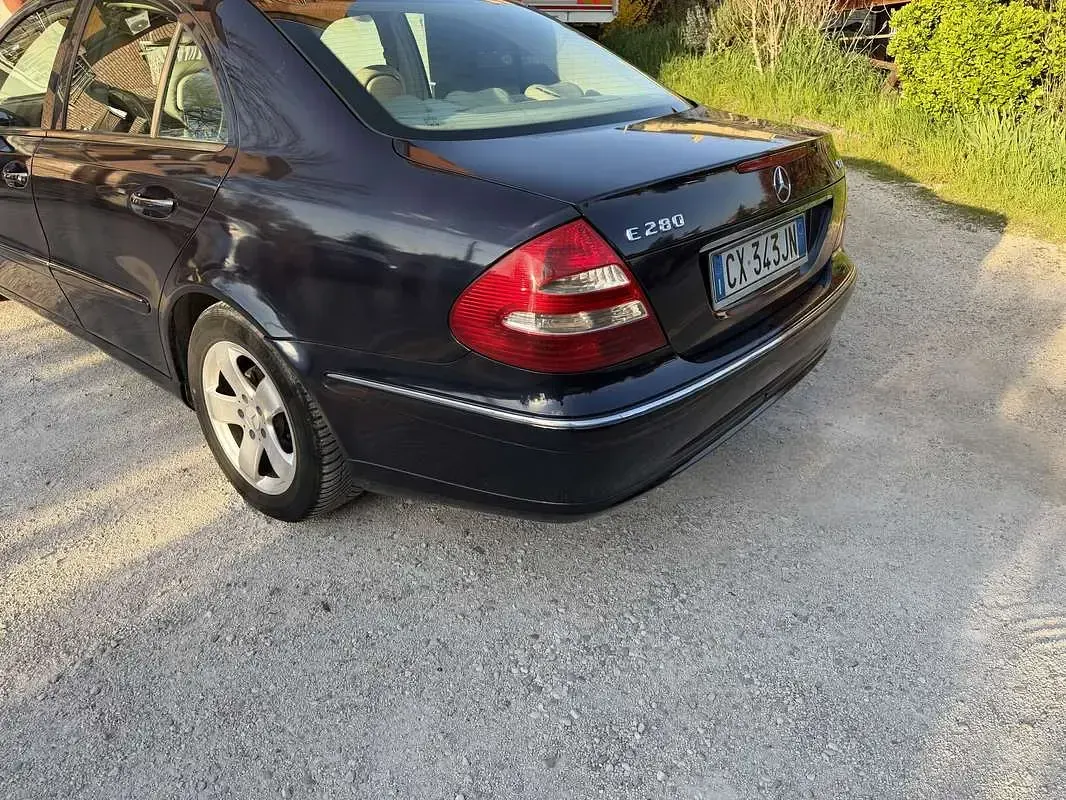 Usata Mercedes E280 Elegance 177 CV (130 kW) 2005 Berlina