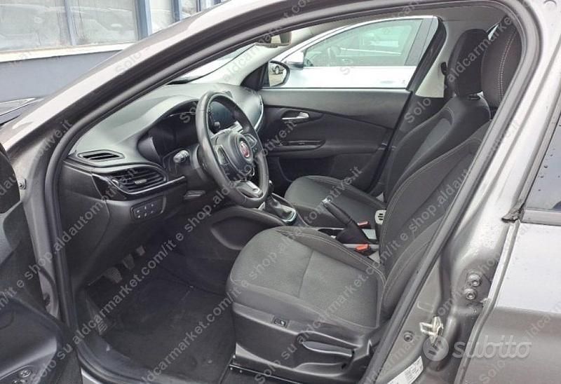Usata Fiat Tipo Business 131 CV (96 kW) 2021 Grigio scuro Station wagon