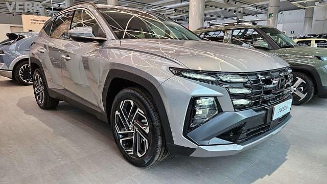 Usata Hyundai Tucson 215 CV (158 kW) 2024 Argento SUV