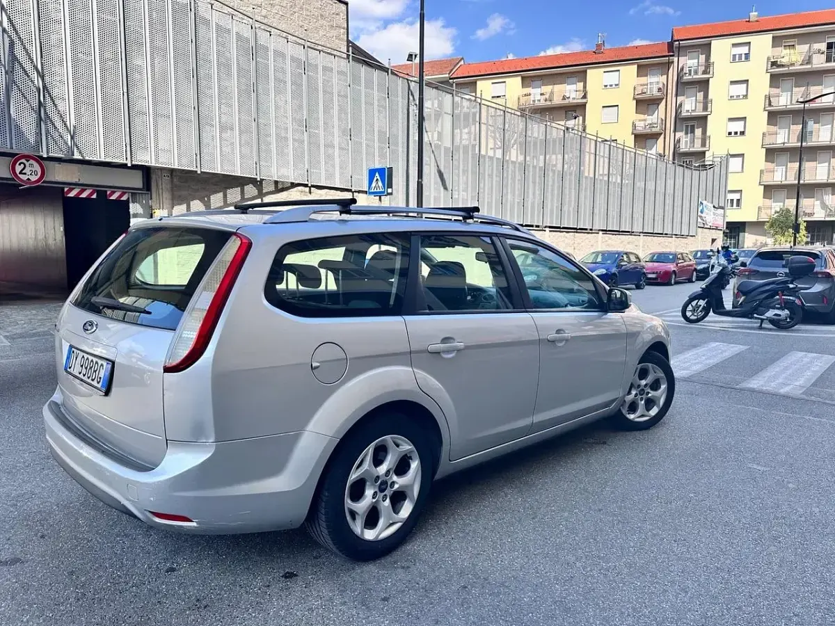 Usata Ford Focus 141 CV (103 kW) 2009 Argento Station wagon