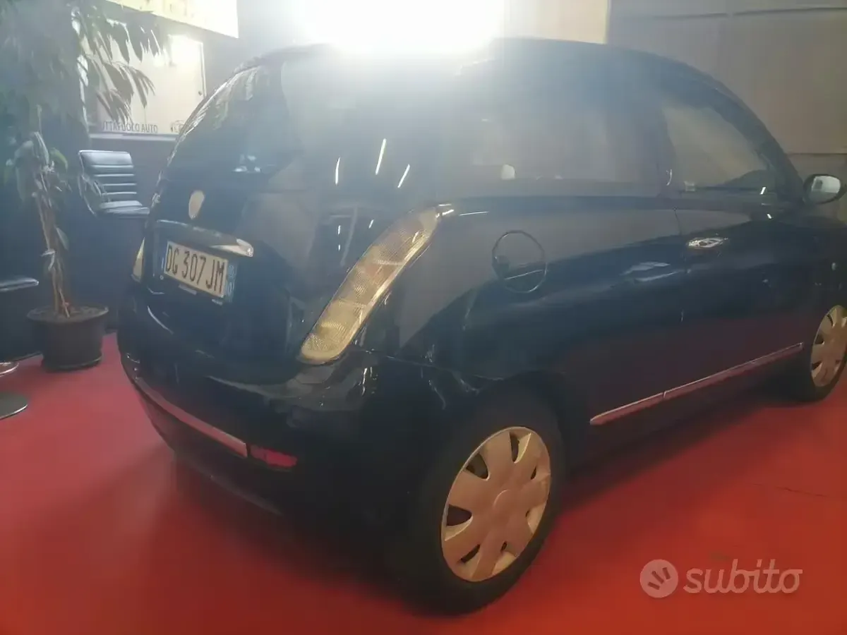 Usata Lancia Ypsilon 60 CV (44 kW) 2007 Nero Utilitaria