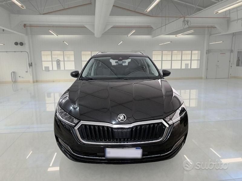 Usata Skoda Octavia G-TEC Executive 130 CV (95 kW) 2022 Grigio Station wagon