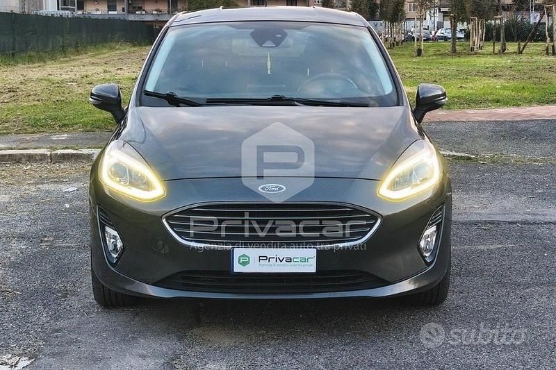 Usata Ford Fiesta Titanium 86 CV (63 kW) 2019 Grigio Utilitaria