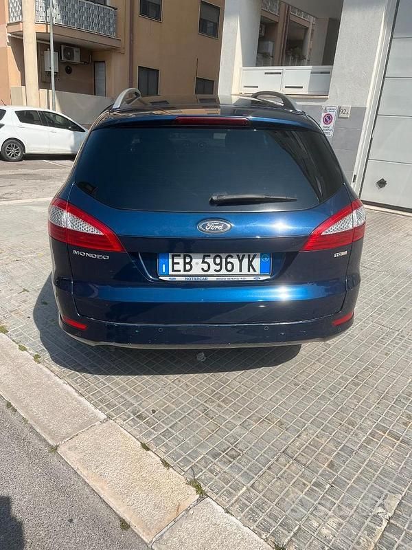 Usata Ford Mondeo Titanium 140 CV (102 kW) 2010 Blu Station wagon