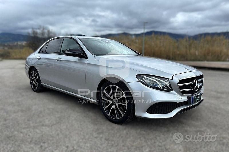 Usata Mercedes E220 Business 194 CV (142 kW) 2019 Grigio Berlina