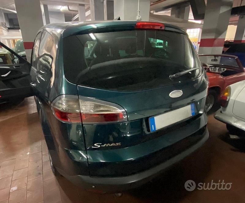 Usata Ford S-MAX S 140 CV (102 kW) 2007 Verde Monovolume