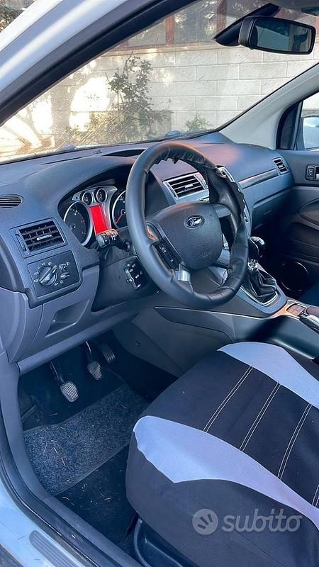 Usata Ford Kuga Titanium 140 CV (102 kW) 2011 Bianco SUV