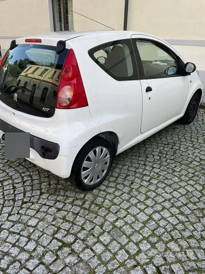 Usata Peugeot 107 68 CV (50 kW) 2006 Bianco Utilitaria