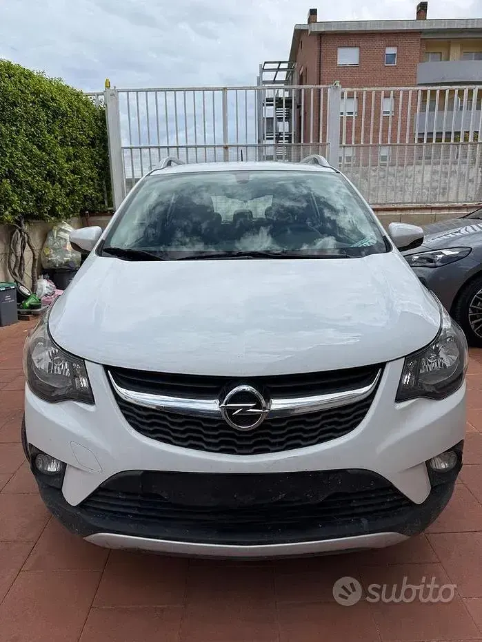 Usata Opel Karl Rocks 73 CV (53 kW) 2018 Bianco Utilitaria