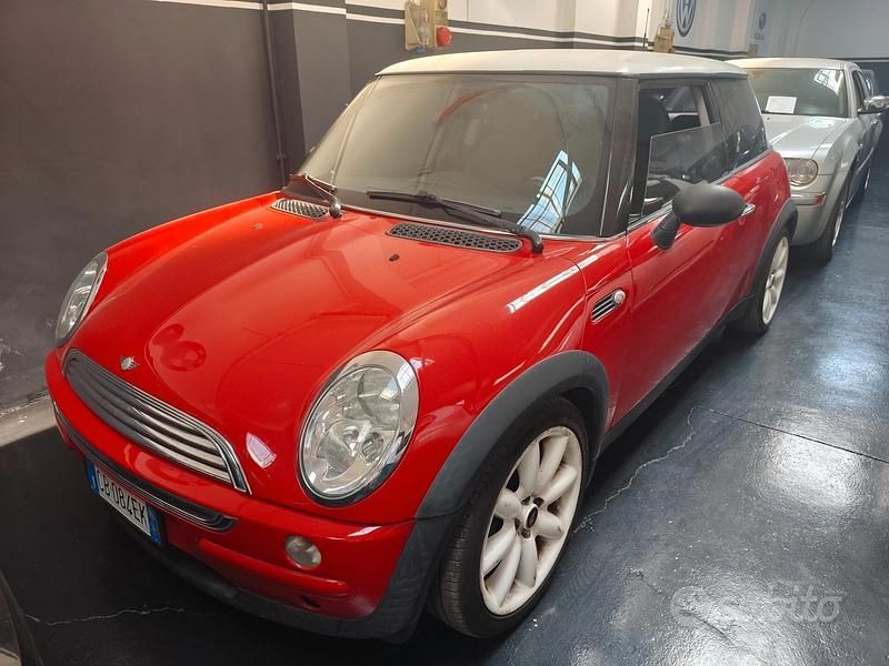 Usata Mini Cooper 115 CV (84 kW) 2002 Rosso Utilitaria