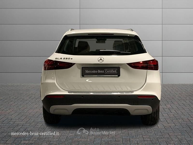 Nuova Mercedes GLA250 Advanced 218 CV (160 kW) 2025 Bianco SUV
