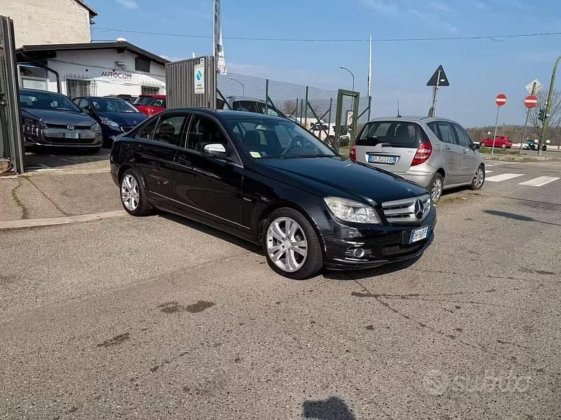 Usata Mercedes C220 Avantgarde 170 CV (125 kW) 2007 Nero Berlina