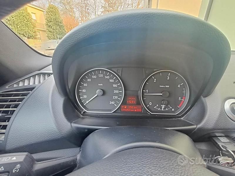 Usata BMW 116 143 CV (105 kW) 2009 Nero Utilitaria